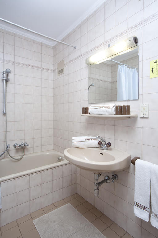 Cafe Rainer Apartment Санкт Йохан ин Тирол Стая снимка